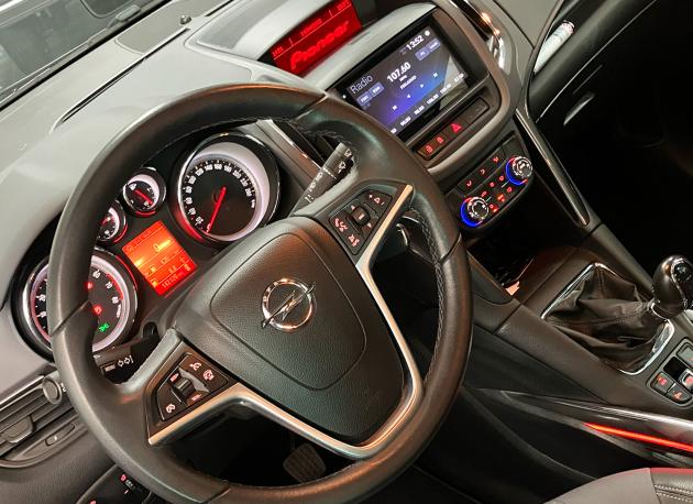 Car Dynamics project Opel Astra inbouw apparatuur